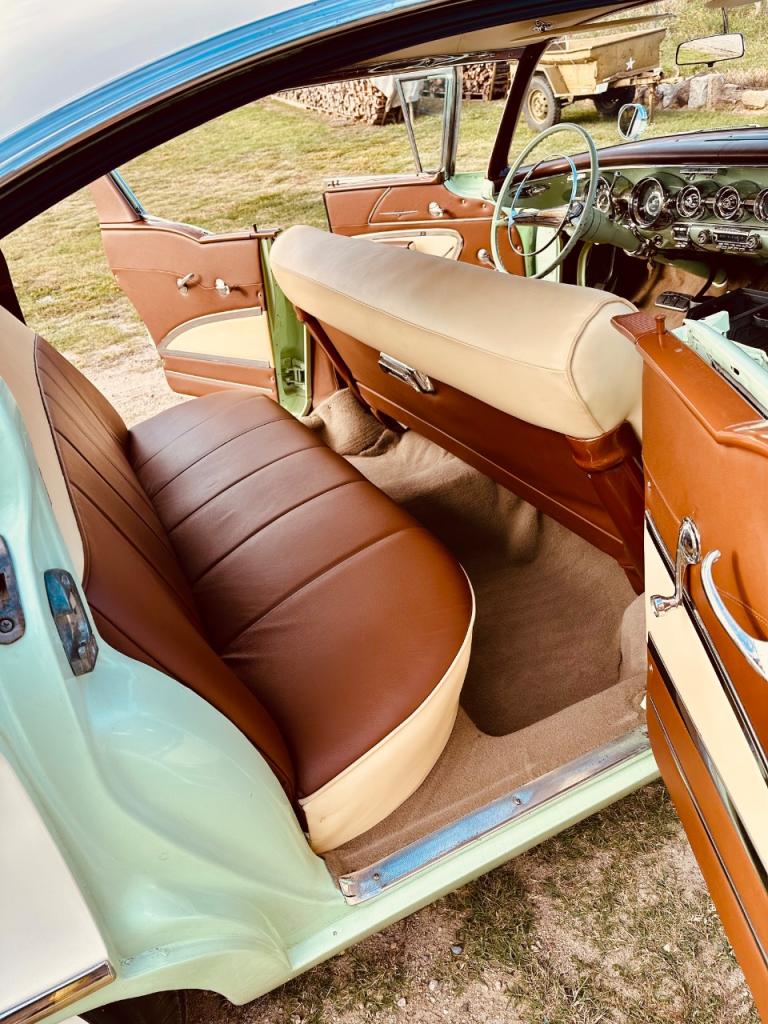 PONTIAC Star Chief - 1958 LesAnciennes.com