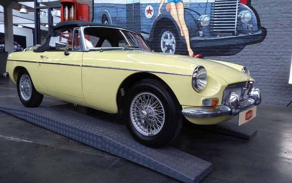 MG MGB ROADSTER - 1967 LesAnciennes.com