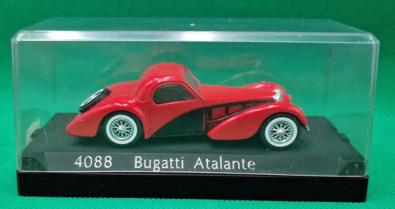 Solido - Bugatti Atalante rouge- 1/43e LesAnciennes.com