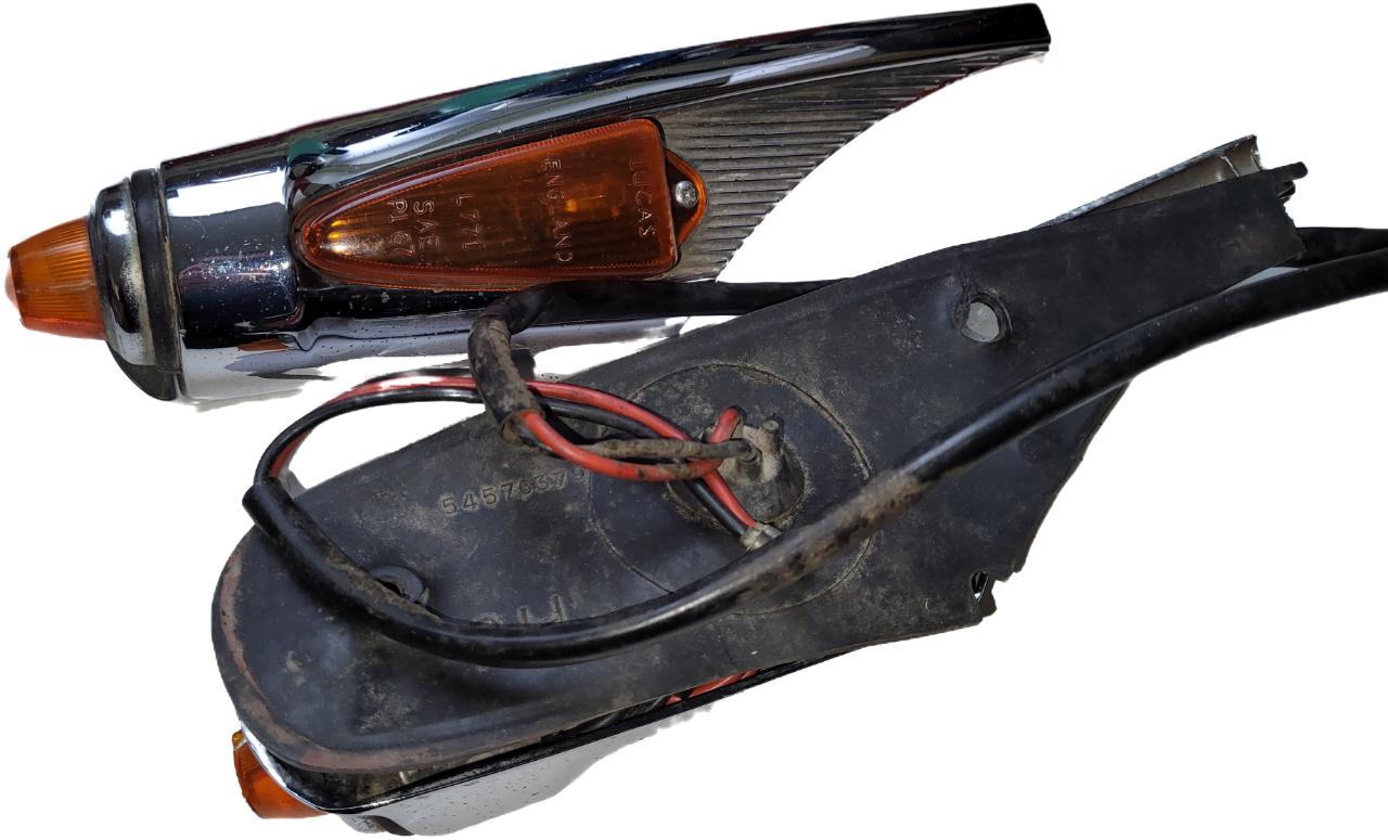 FEUX D AILES TRIUMPH TR5 TR4A TR250 LesAnciennes.com