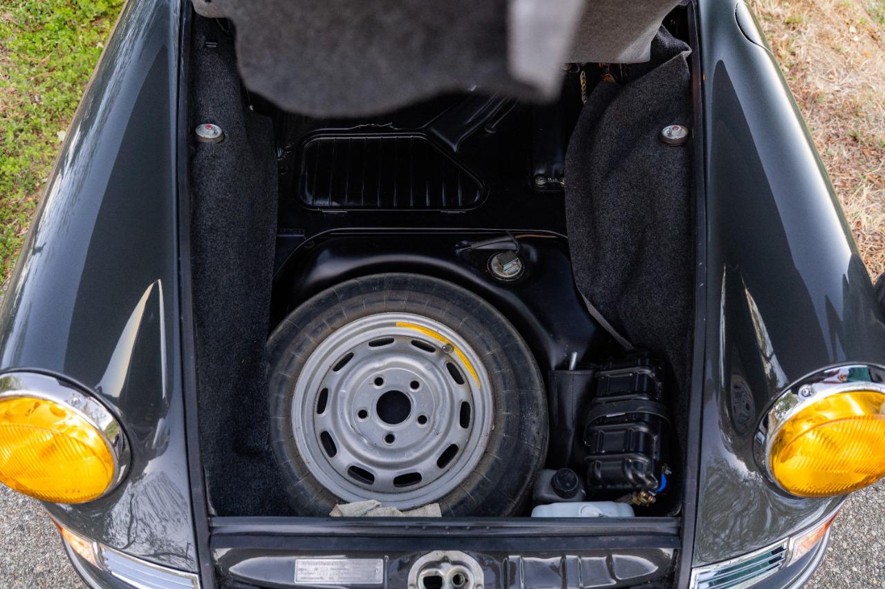 PORSCHE 912 Targa Soft Window - 1967 LesAnciennes.com