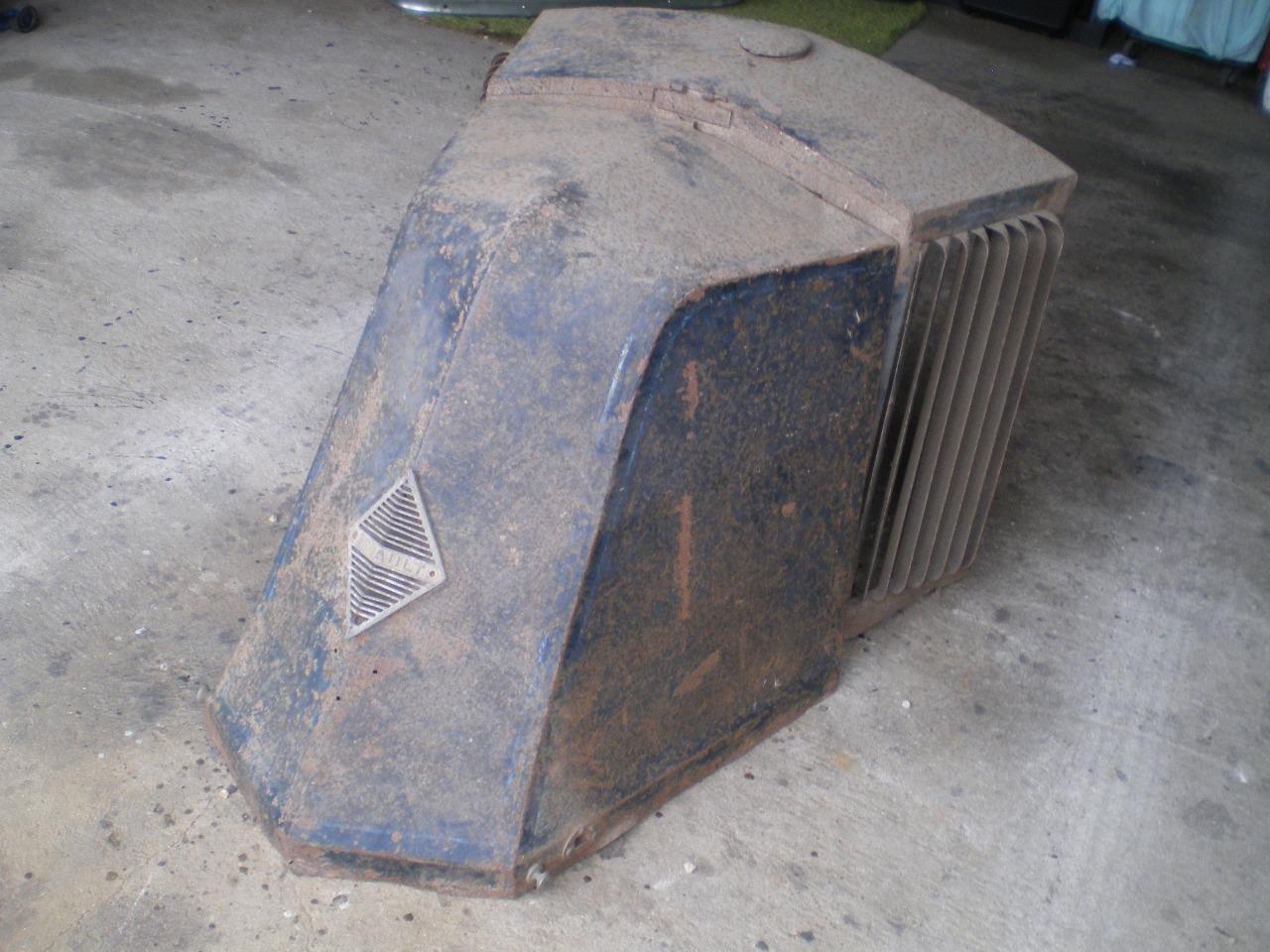 Capot RENAULT KZ LesAnciennes.com