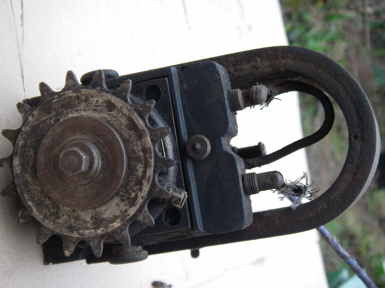 Magnéto PEUGEOT a courroie LesAnciennes.com