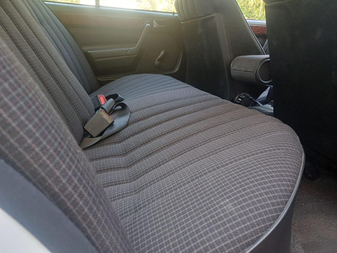MERCEDES 190 E 2.0 122cv T0 99120km - 1987 LesAnciennes.com