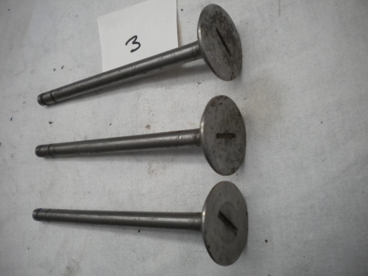 Pièces 3 SOUPAPES moteur ancien voiture automobil LesAnciennes.com