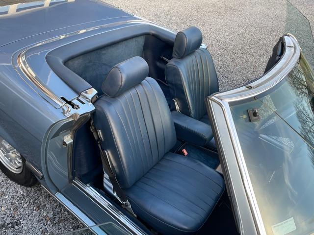 MERCEDES 380 SL R 107 Roadster - 1985 LesAnciennes.com