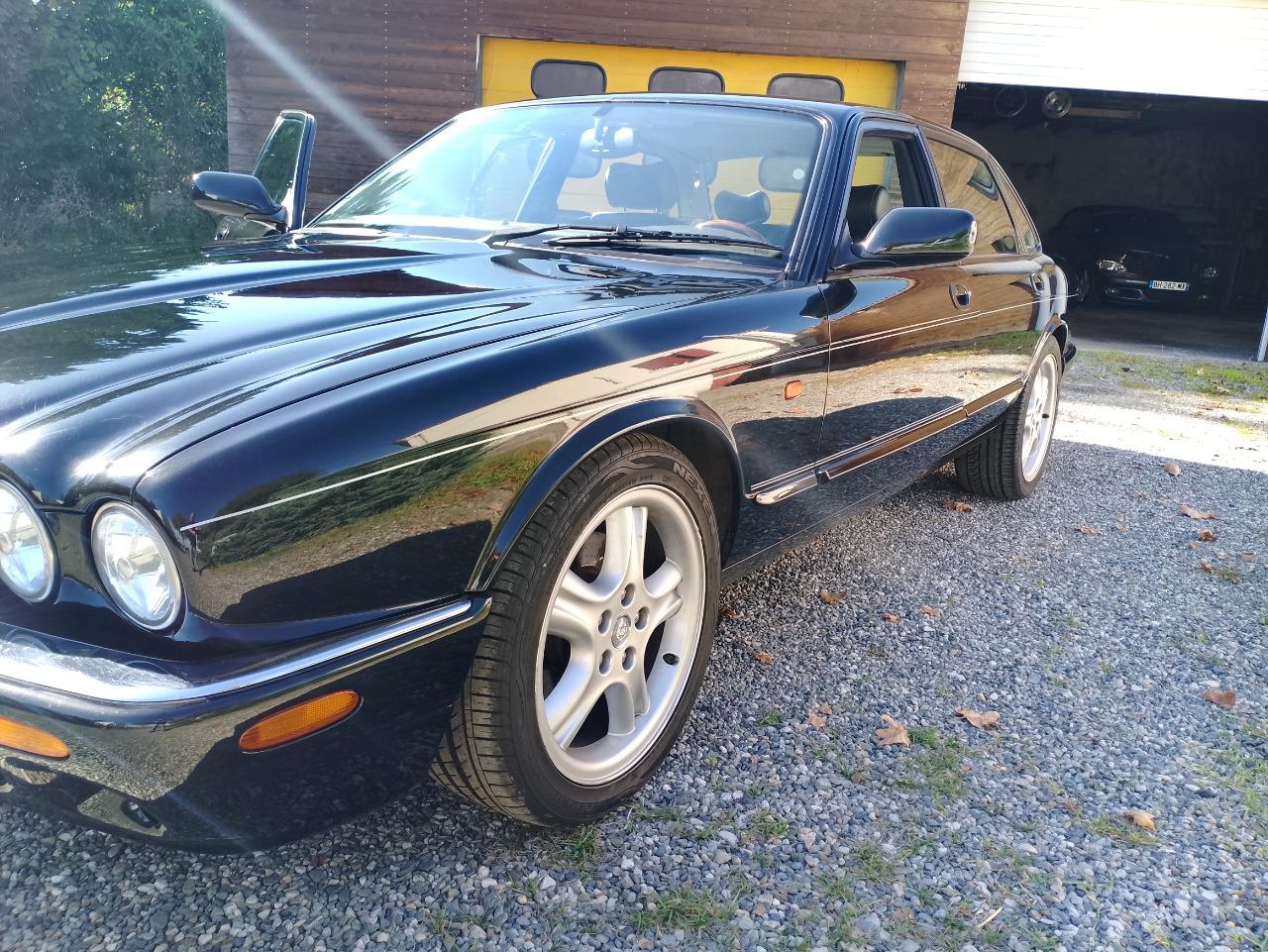 JAGUAR XJR - 1997 LesAnciennes.com