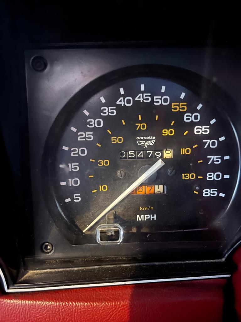CHEVROLET Corvette C3 - 1982 LesAnciennes.com