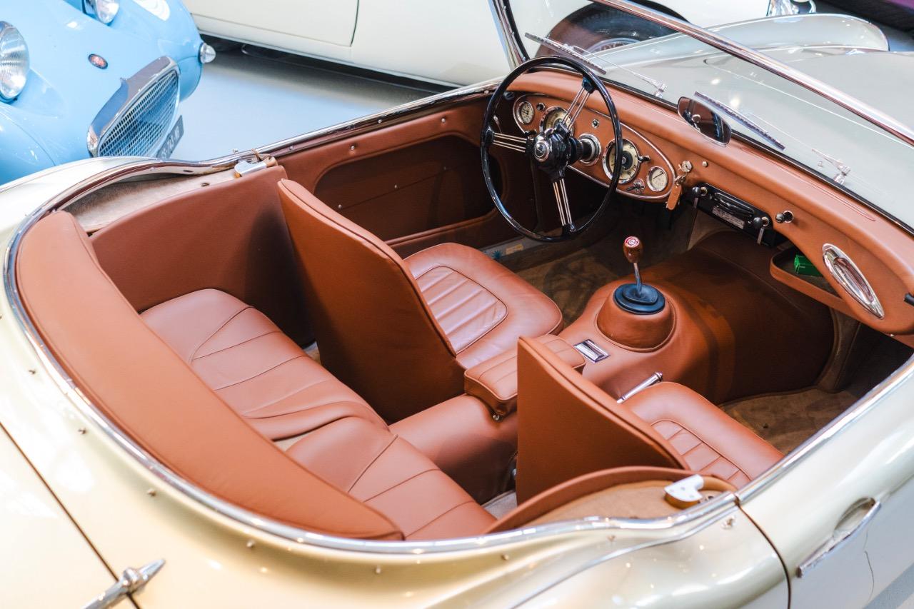 AUSTIN HEALEY 3000 BT7 - 1964 LesAnciennes.com