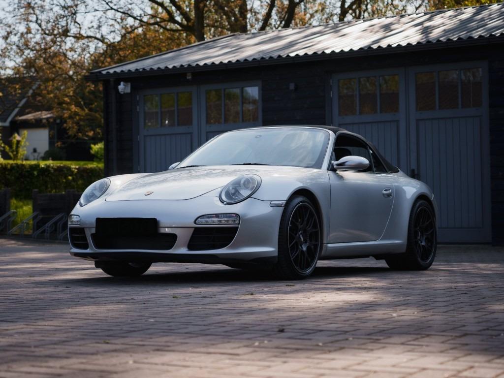 PORSCHE 911 997 Carrera - 2005 LesAnciennes.com