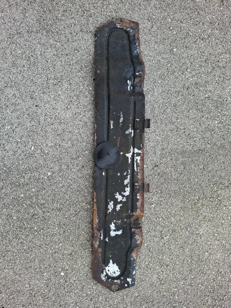 Tole de protection crémaillère RENAULT 4CV LesAnciennes.com