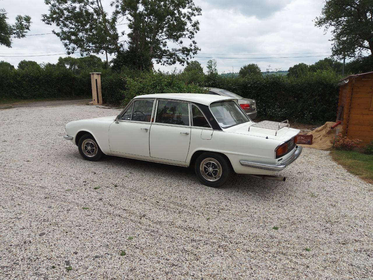 TRIUMPH 2.5 PI Essence 1 modèle - 1971 LesAnciennes.com