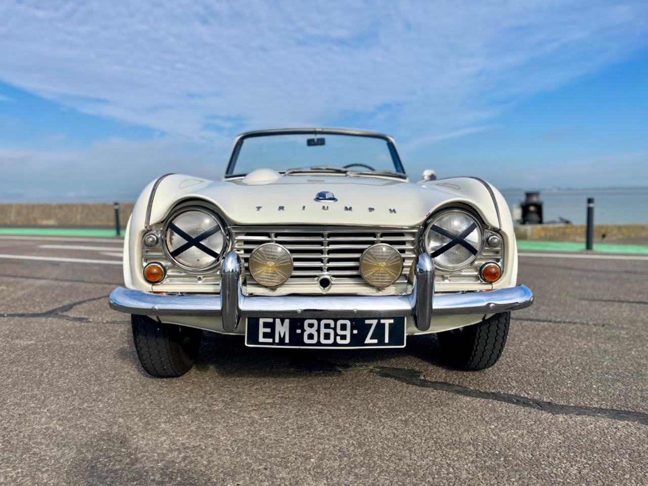 TRIUMPH TR4 OVERDRIVE - 1963 LesAnciennes.com
