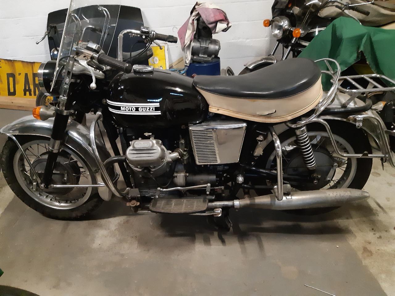 MOTO GUZZI California 850 gt - 1973 LesAnciennes.com