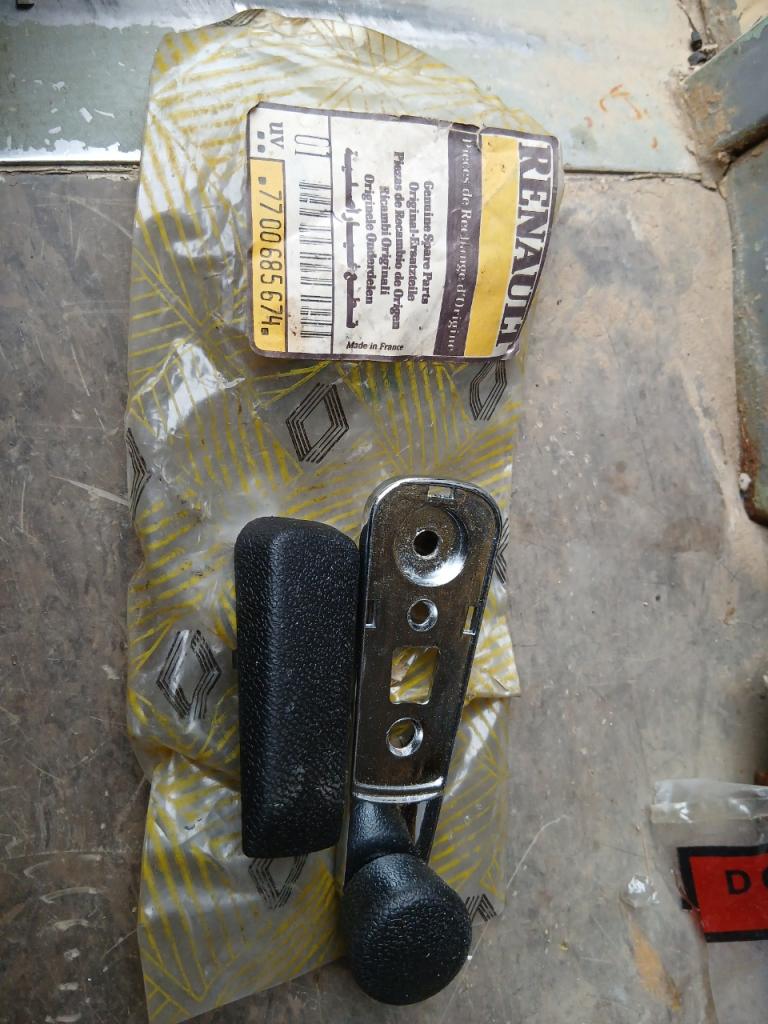 Pièces RENAULT 18 (R18) LesAnciennes.com