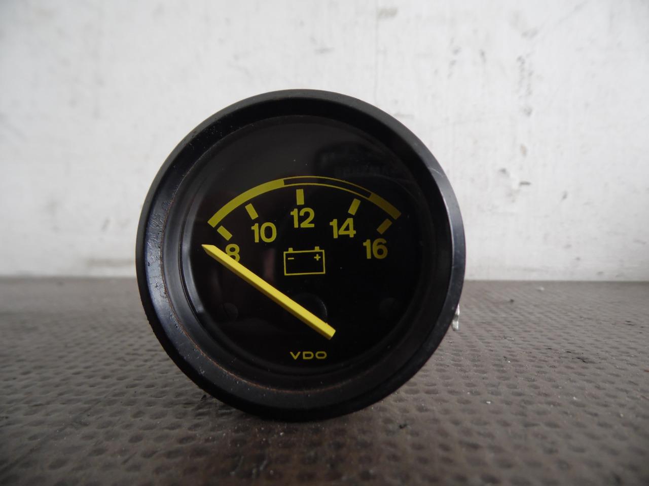 VOLTMETRE 94464111900 PORSCHE 924 LesAnciennes.com