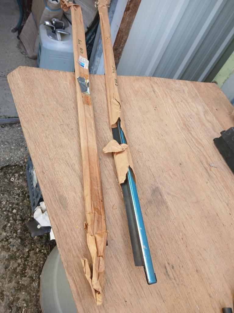 Baguettes PEUGEOT 504 LesAnciennes.com