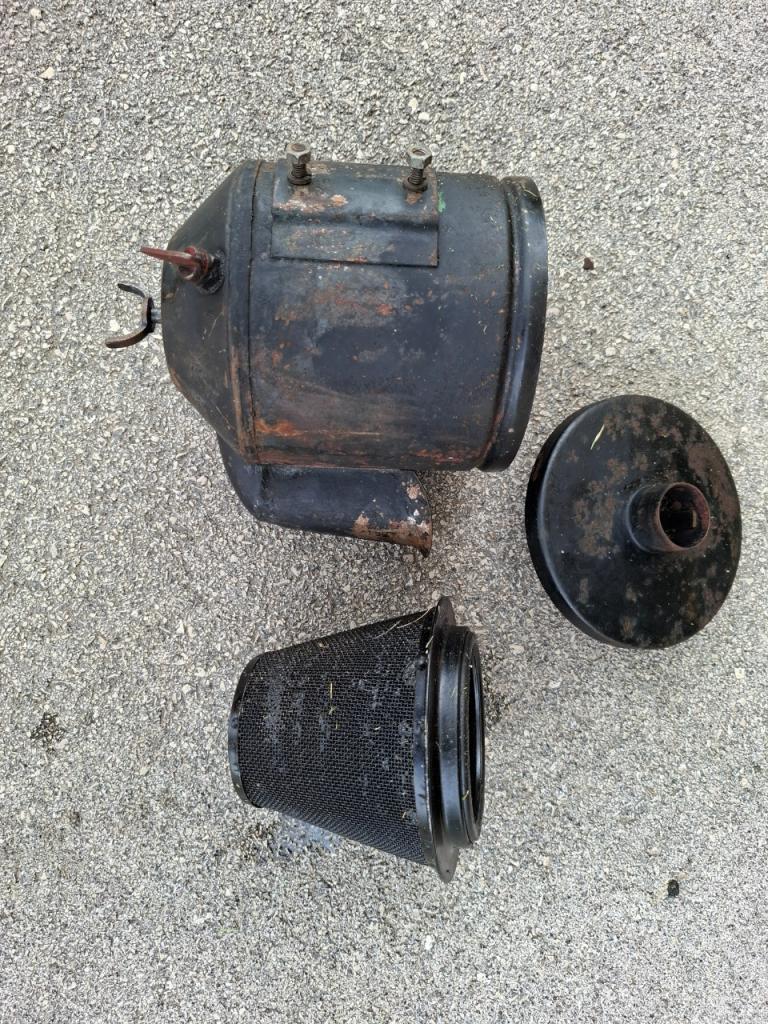 Boitier filtre à air RENAULT 4CV LesAnciennes.com