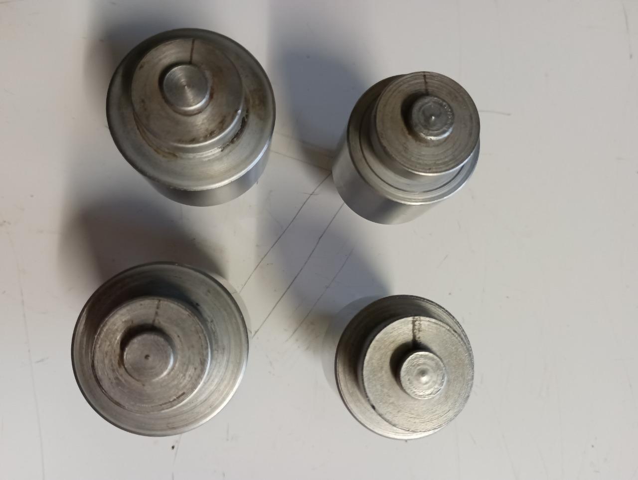 Pistons RENAULT 8 (R8) LesAnciennes.com