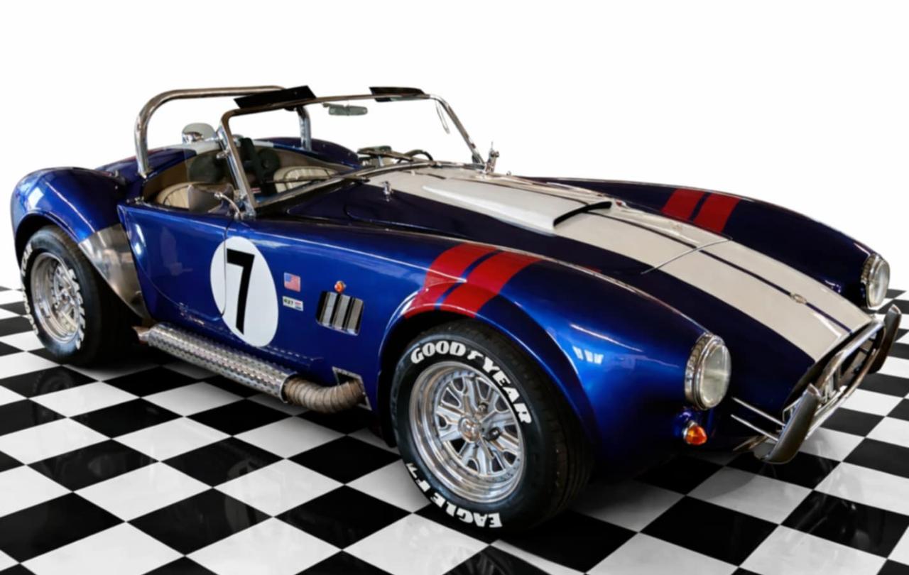 AC Cobra Pilgrim V8 - 1987 LesAnciennes.com