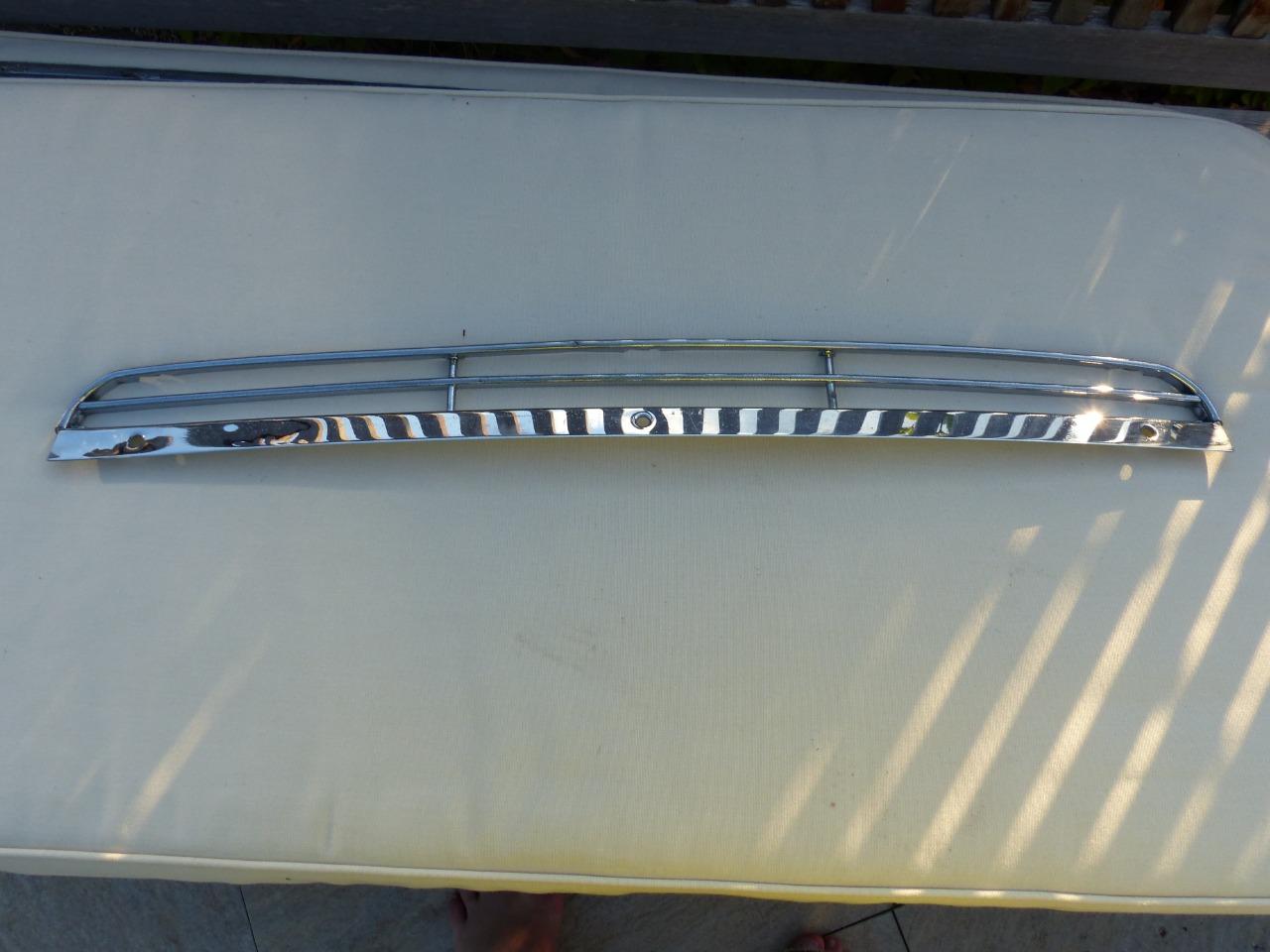 Grille MERCEDES 230 SL Cabriolet LesAnciennes.com