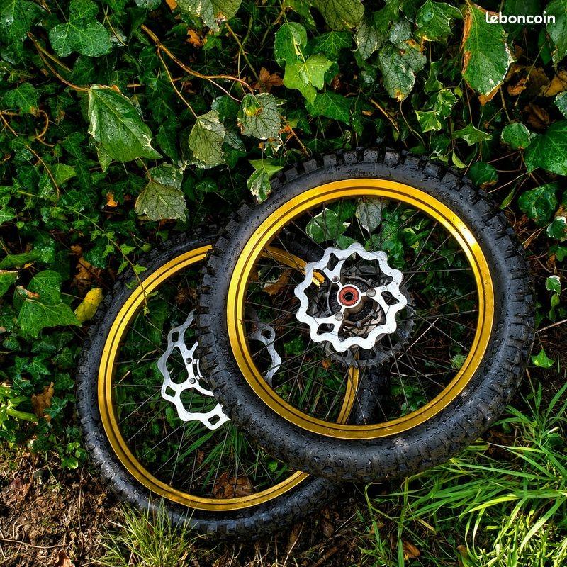 Pair Roues RADIOR Rieju 50 LesAnciennes.com