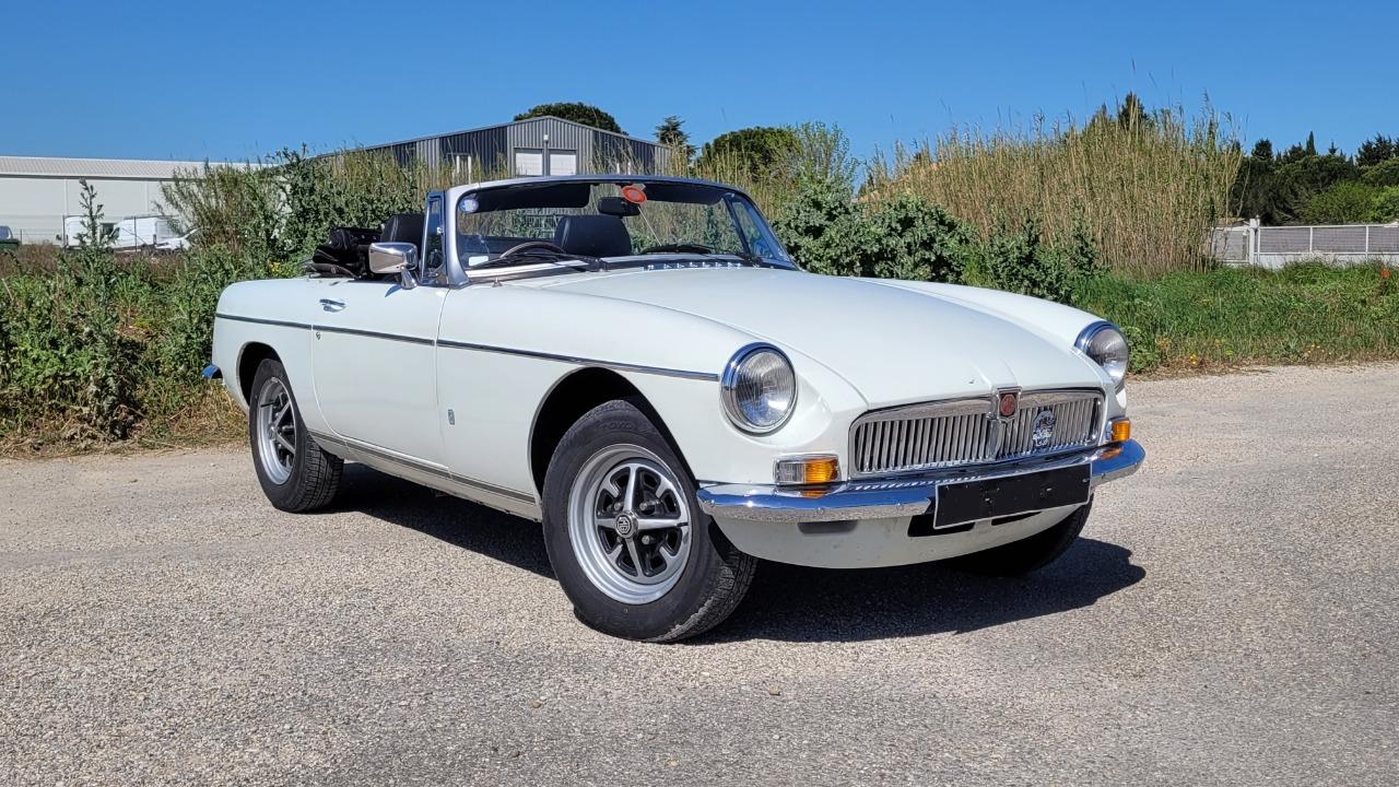 MG MGB - 1977 LesAnciennes.com