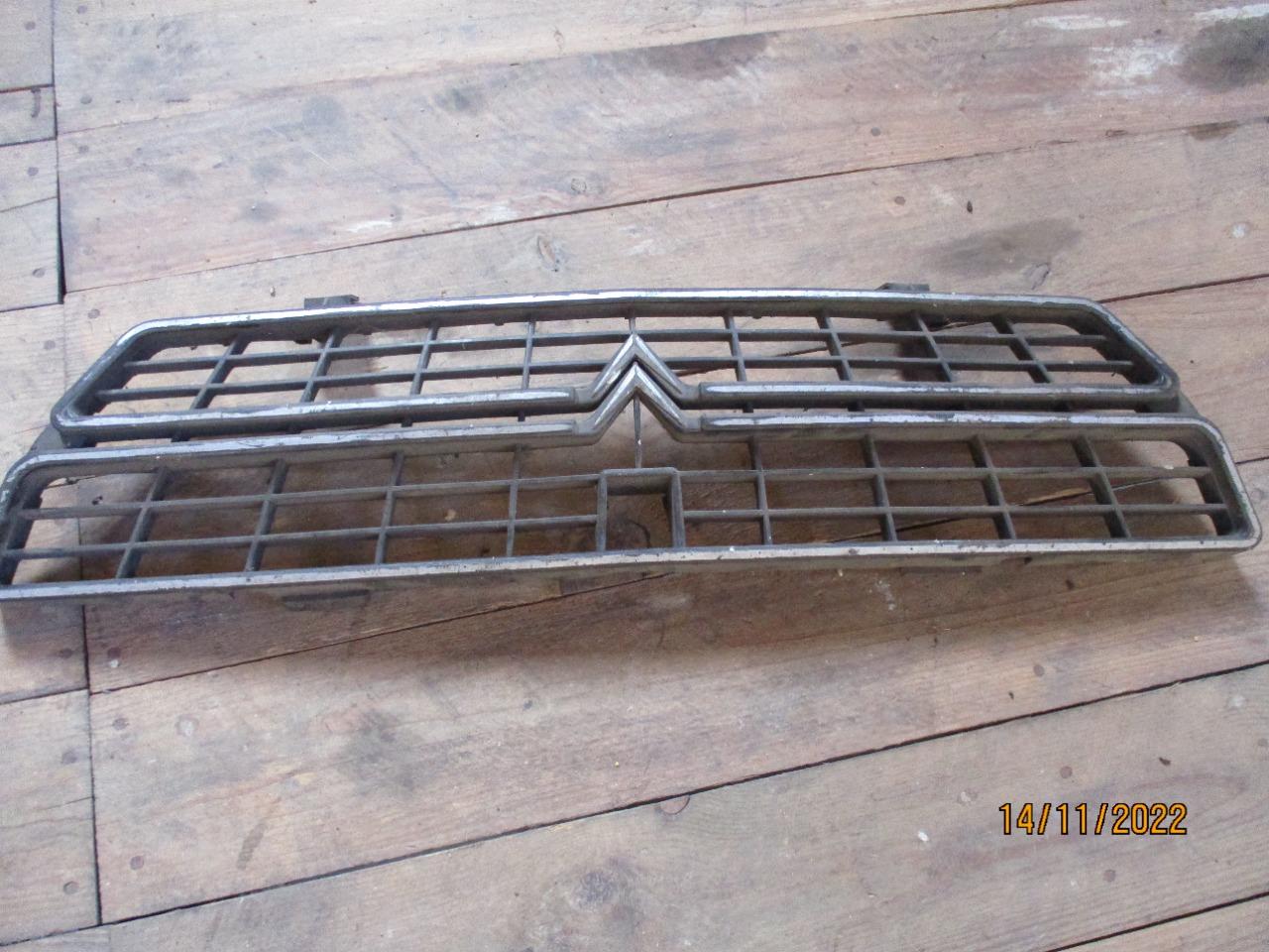 Calandre de G S Citroën LesAnciennes.com