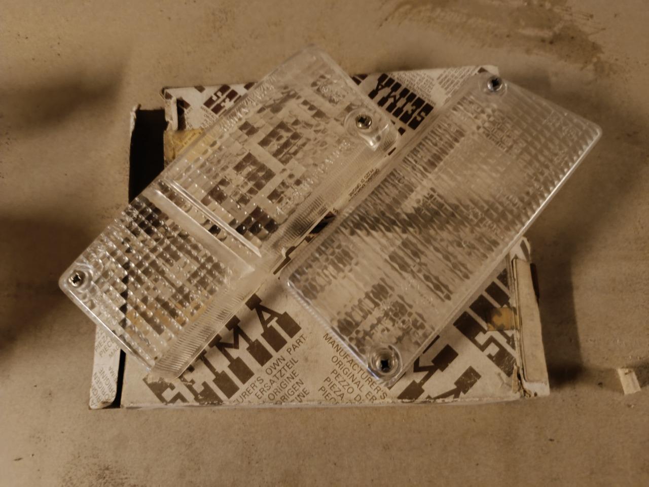 Cabochon RENAULT 5 (R5) LesAnciennes.com