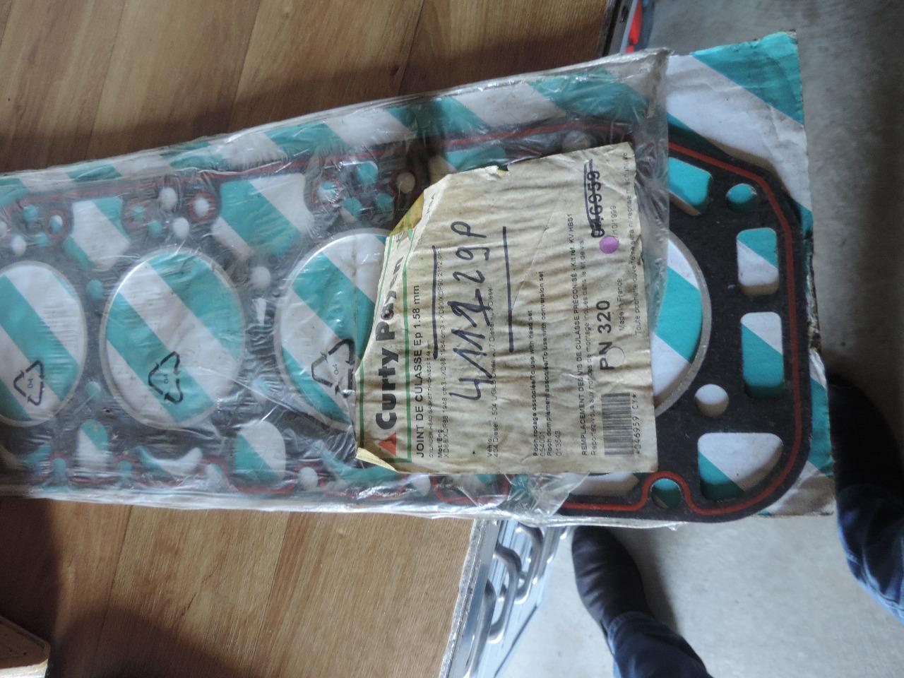 Joint PEUGEOT 404 LesAnciennes.com