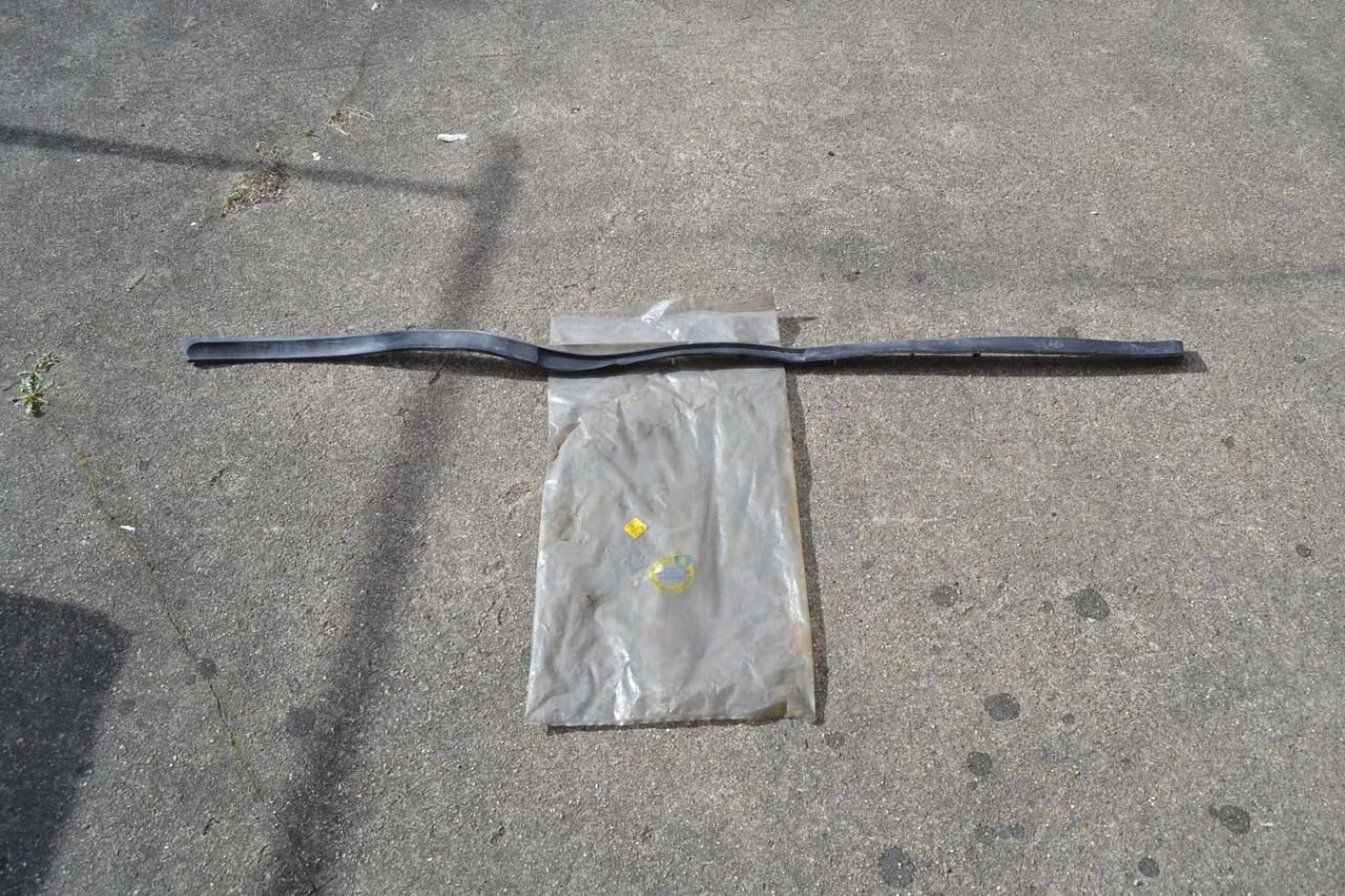 Bandeau PC AV PEUGEOT 204 coupé cabriolet, neuf LesAnciennes.com