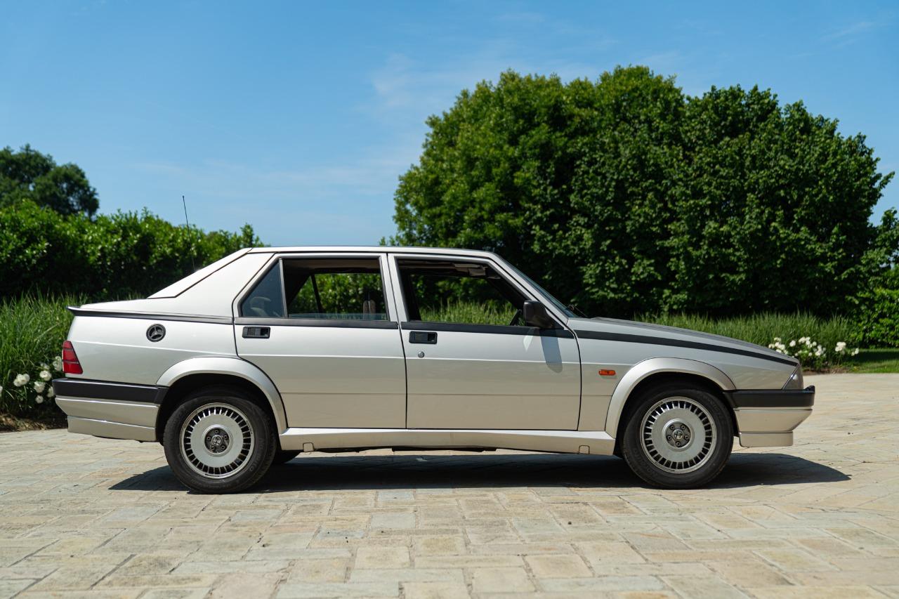 ALFA ROMEO 75 2.0 - 1989 LesAnciennes.com