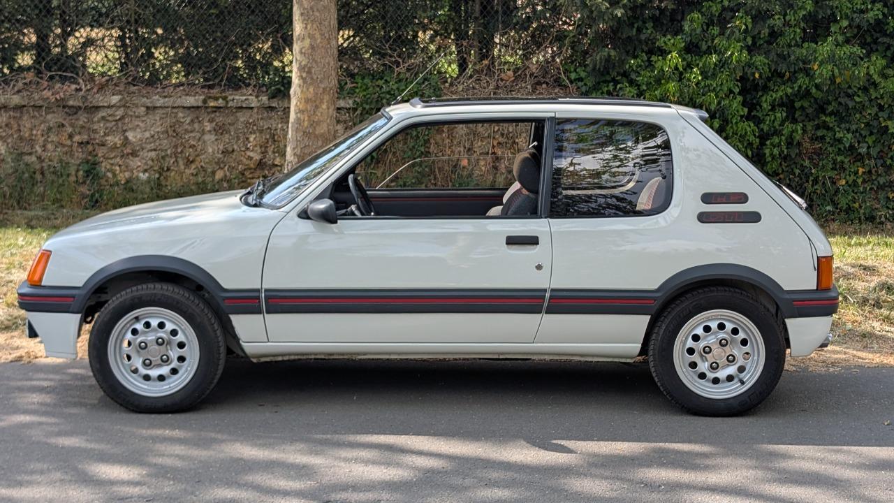PEUGEOT 205 GTI 1.6 - 1987 LesAnciennes.com