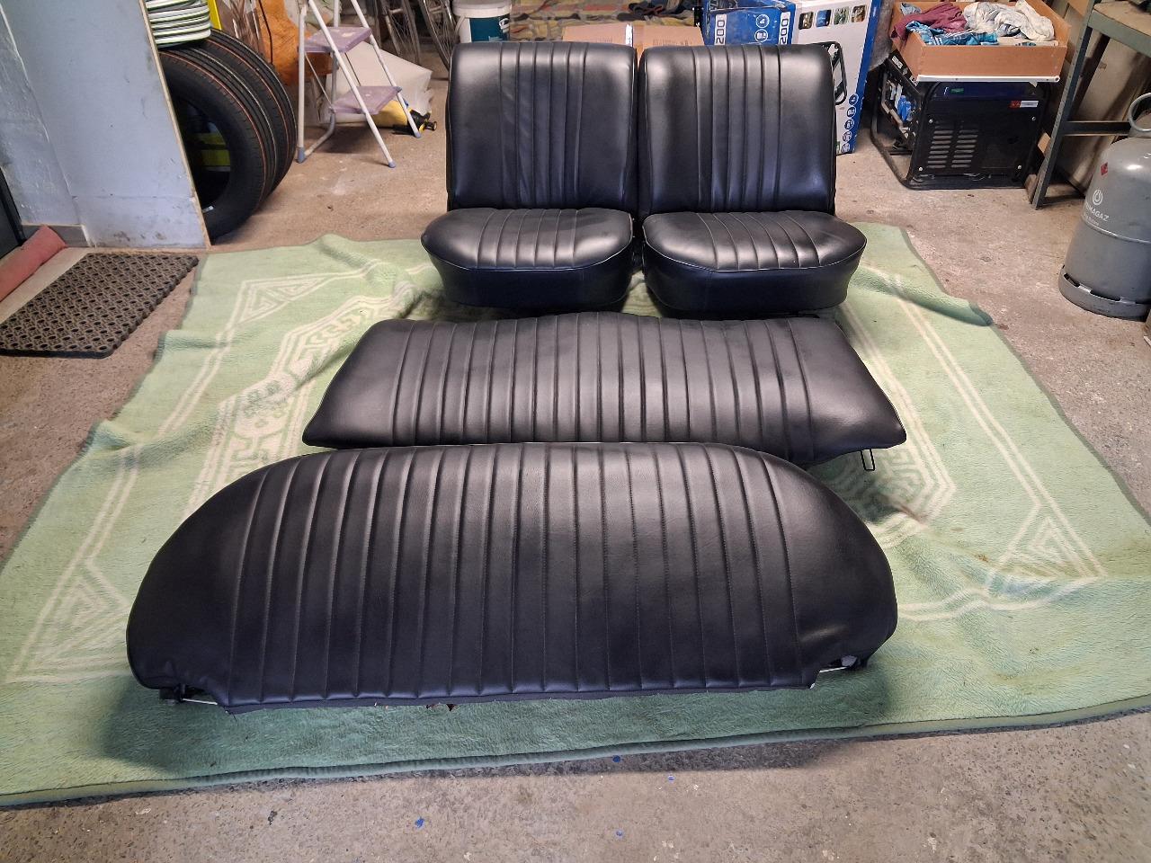 Siège RENAULT 8 (R8) 1132 LesAnciennes.com