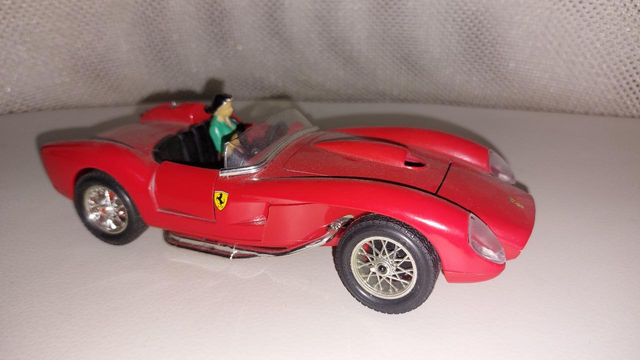 Ferrari testa rossa LesAnciennes.com