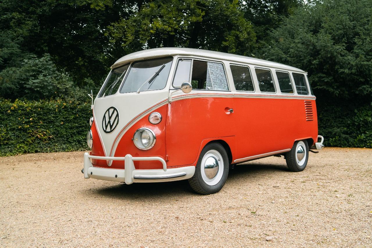 VOLKSWAGEN Combi - 1962 LesAnciennes.com