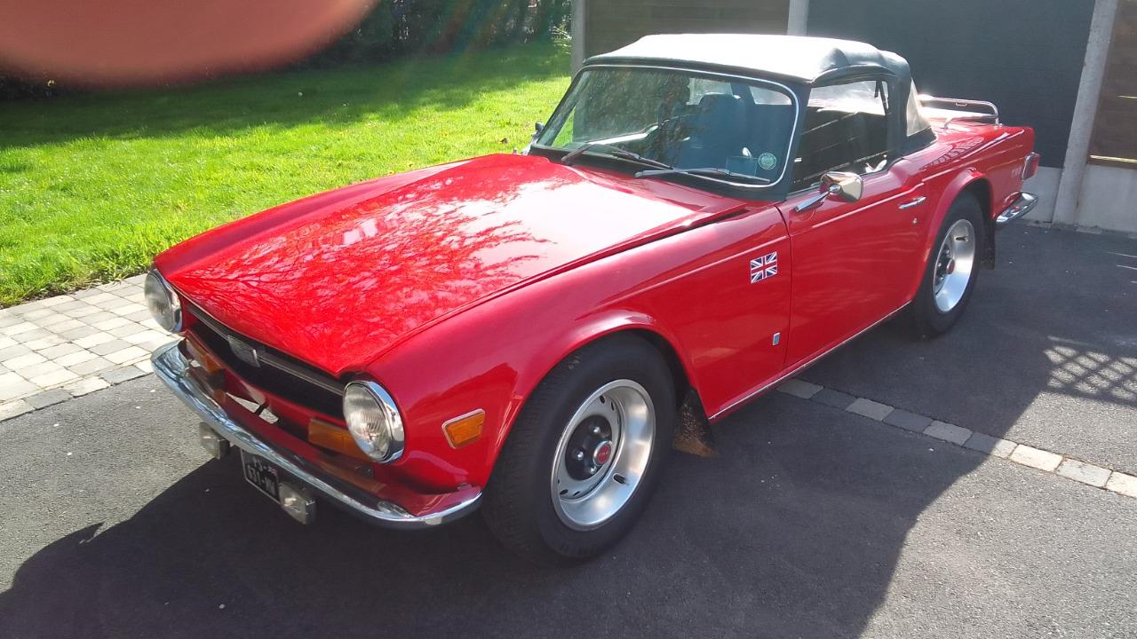 TRIUMPH TR6 - 1971 LesAnciennes.com