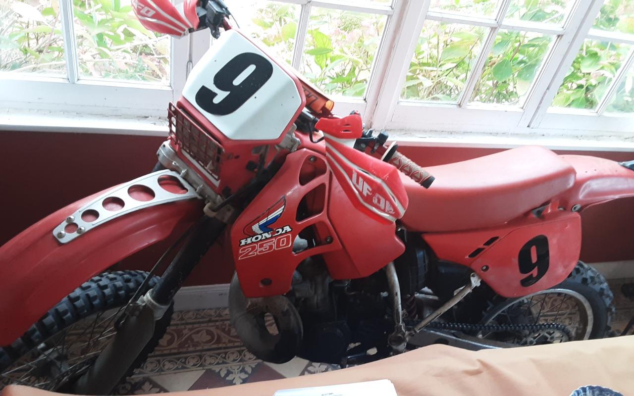 HONDA CRM 250 R - 1989 LesAnciennes.com