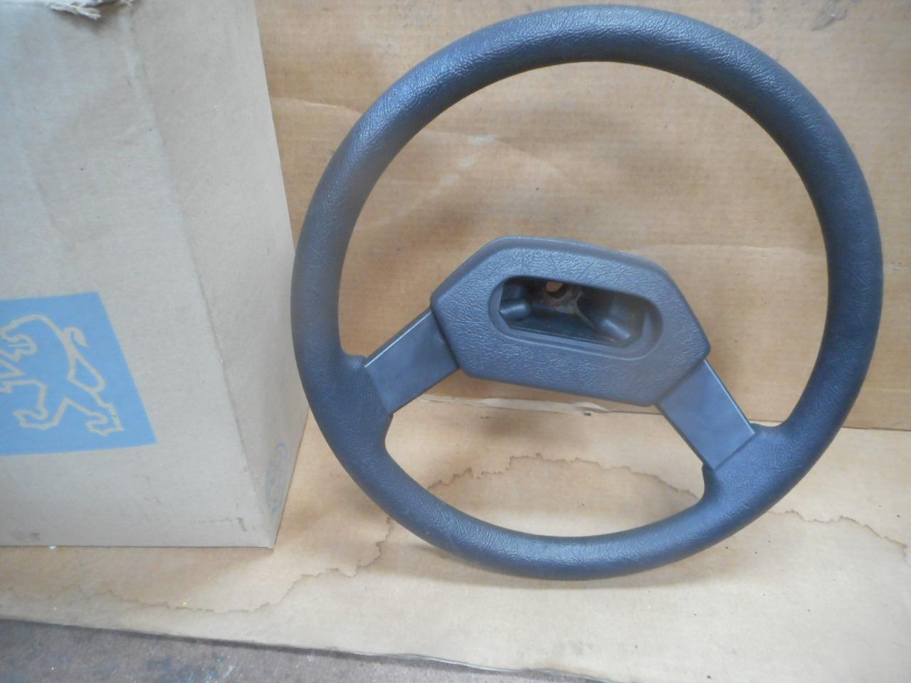 Volant neuf PEUGEOT 205 LesAnciennes.com
