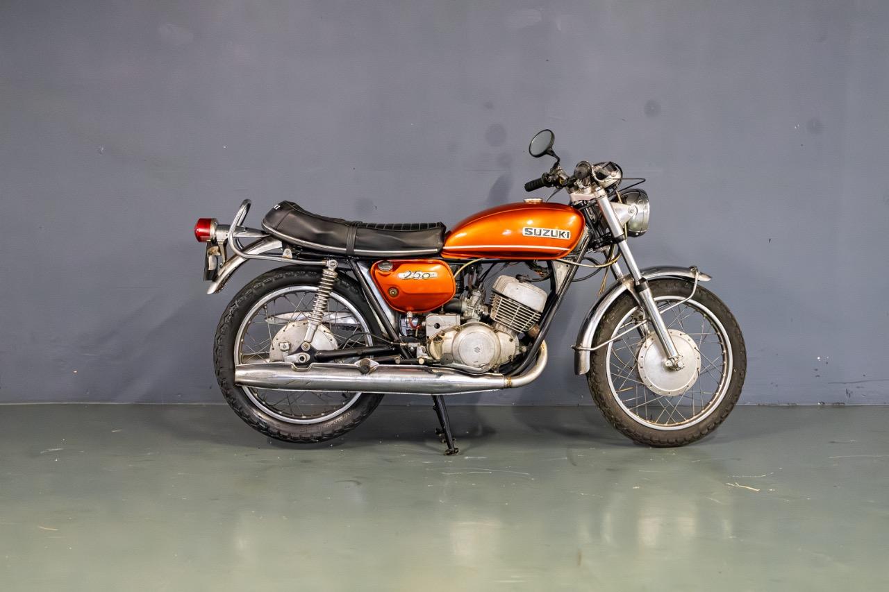 SUZUKI T 250 R Hustler - 1972 LesAnciennes.com
