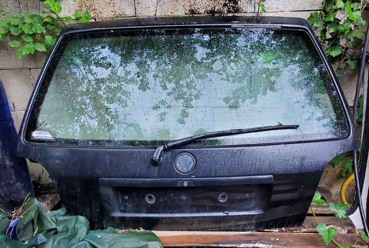 Hayon GOLF 3 très bon état général (juste peinture LesAnciennes.com