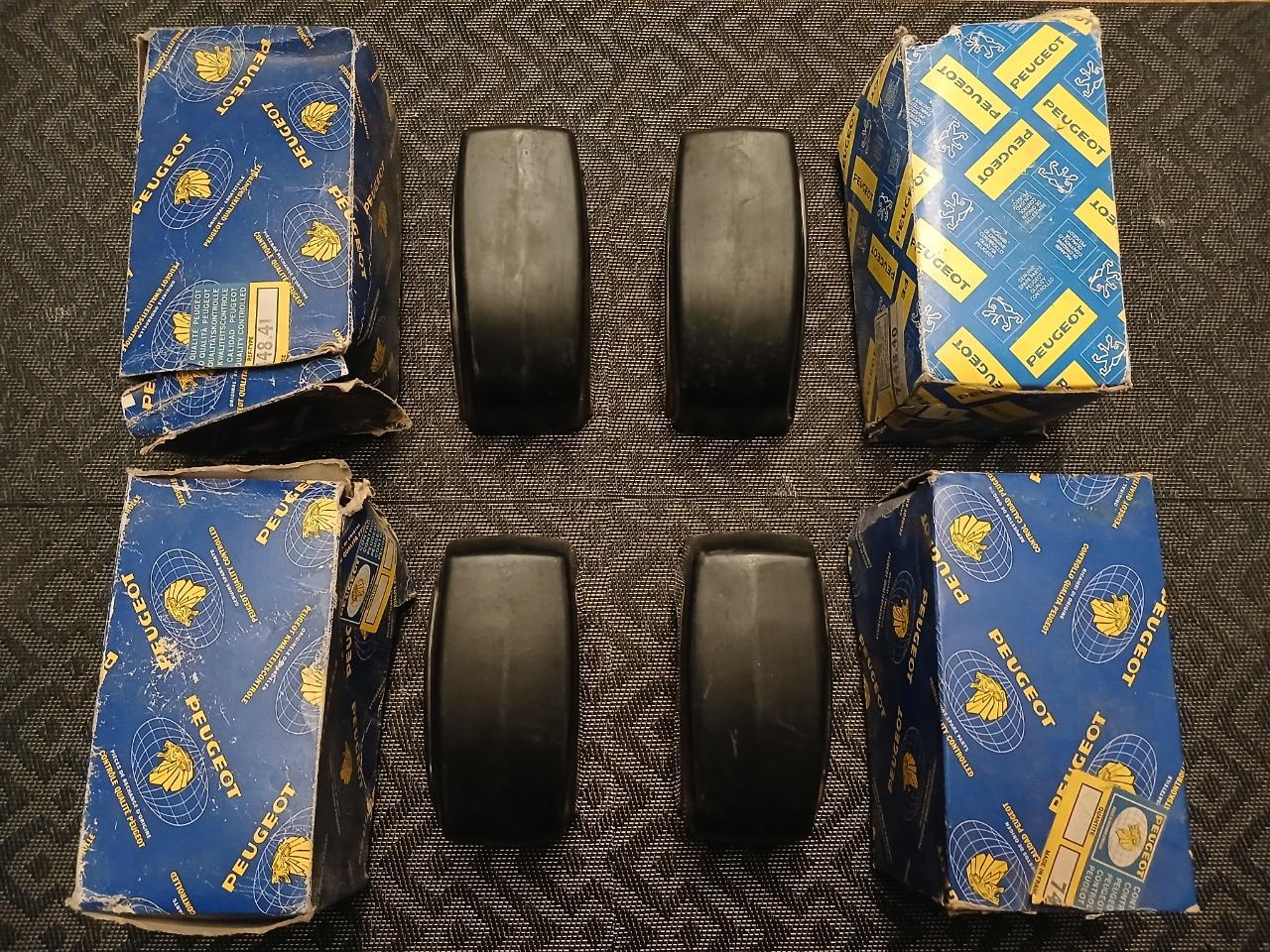 Butoirs de pare chocs PEUGEOT 504 berline LesAnciennes.com