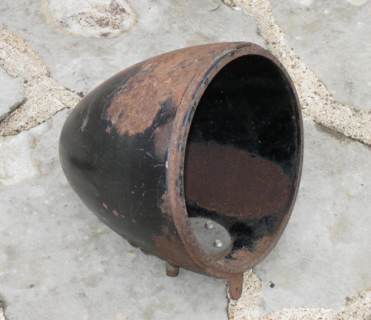 Cuvelage de Phare CITROEN Traction LesAnciennes.com