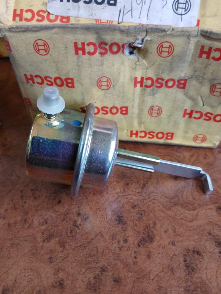 Vanne MERCEDES 300 SD W123 LesAnciennes.com