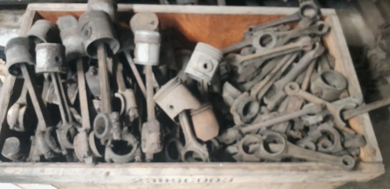 Lot de pièces TOUTES MARQUES Citroën renault LesAnciennes.com