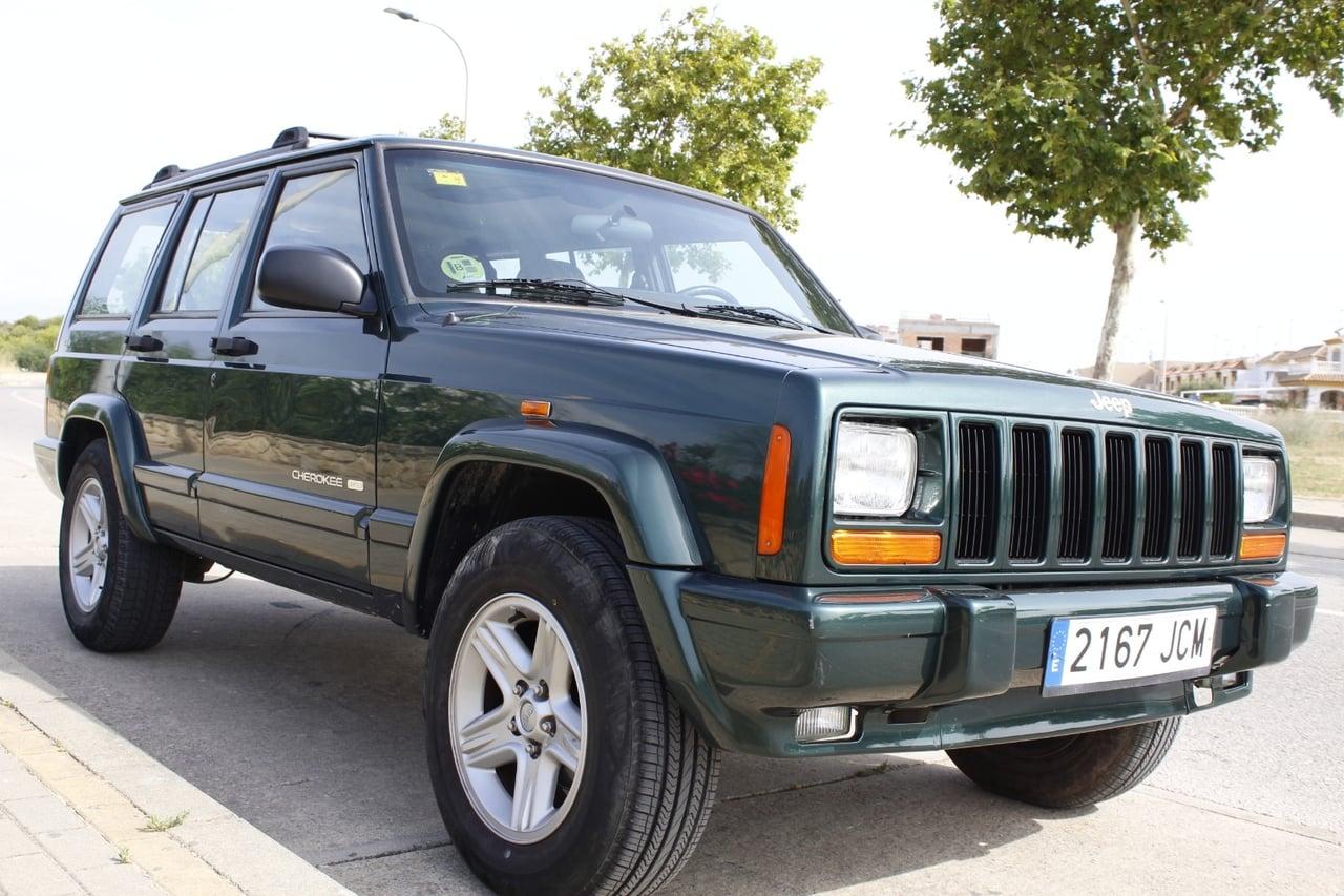 2001 Jeep Cherokee Limited 4.0 LesAnciennes.com