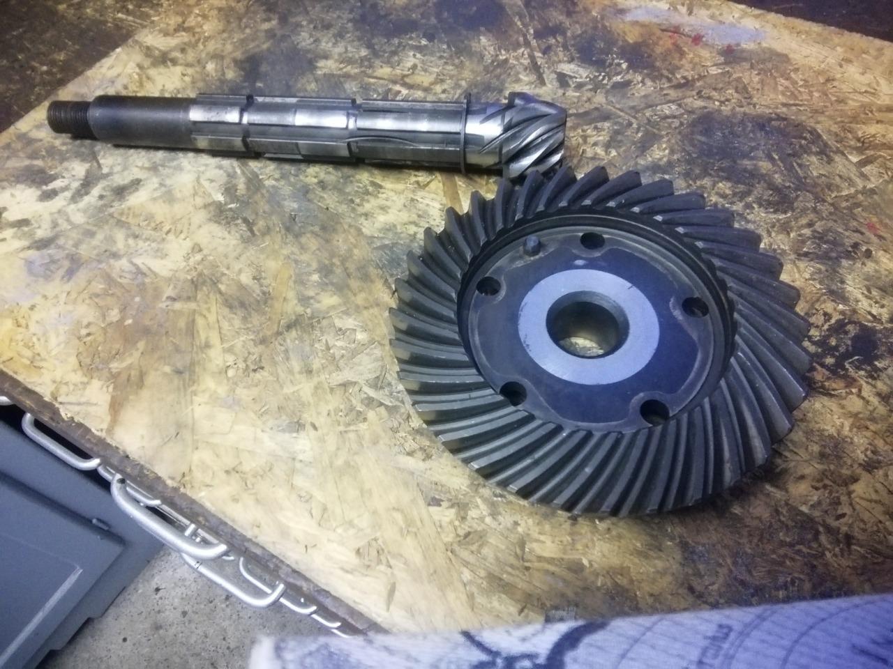 Couple conique RENAULT 4CV LesAnciennes.com