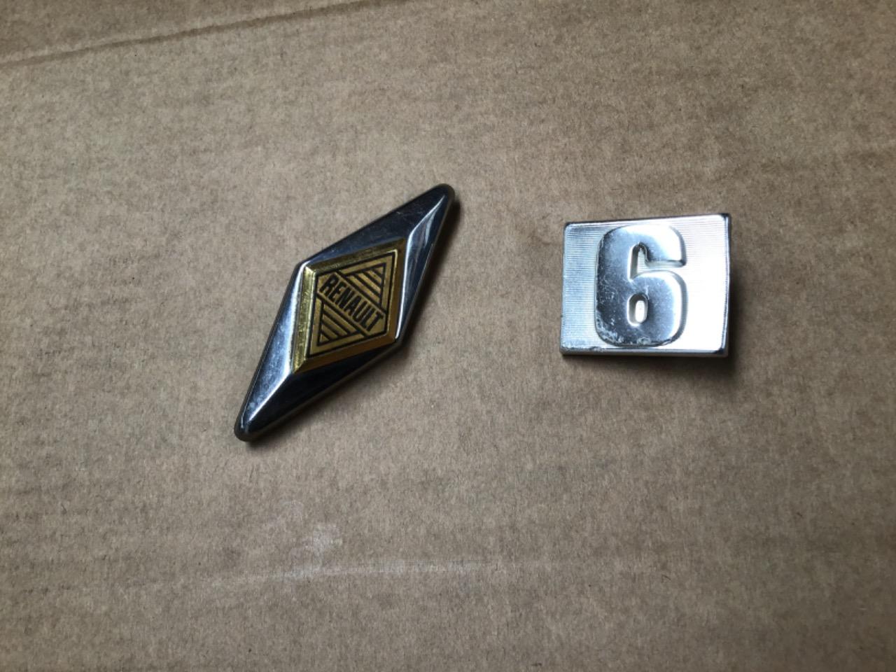 LOGOS RENAULT 6 (R6) R8 LesAnciennes.com