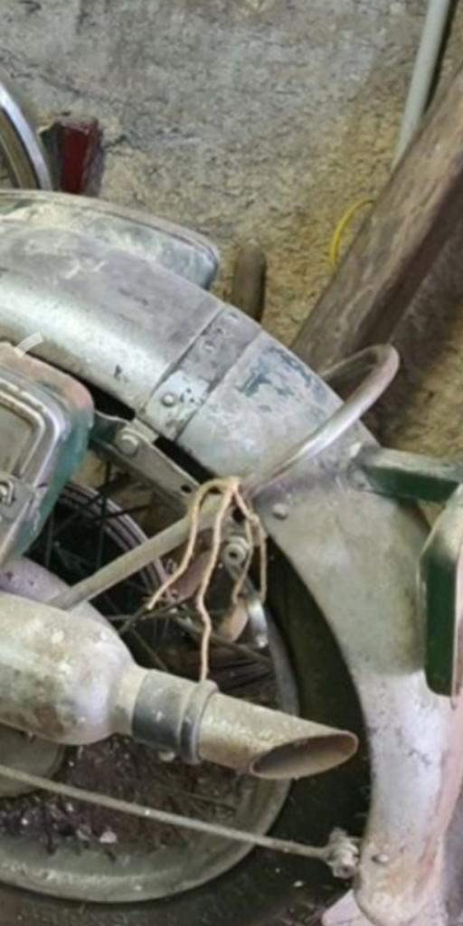 Rech garde-boue Ar poignée béquillage PEUGEOT P115 LesAnciennes.com