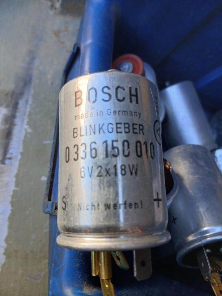 Relais VOLKSWAGEN Combi LesAnciennes.com